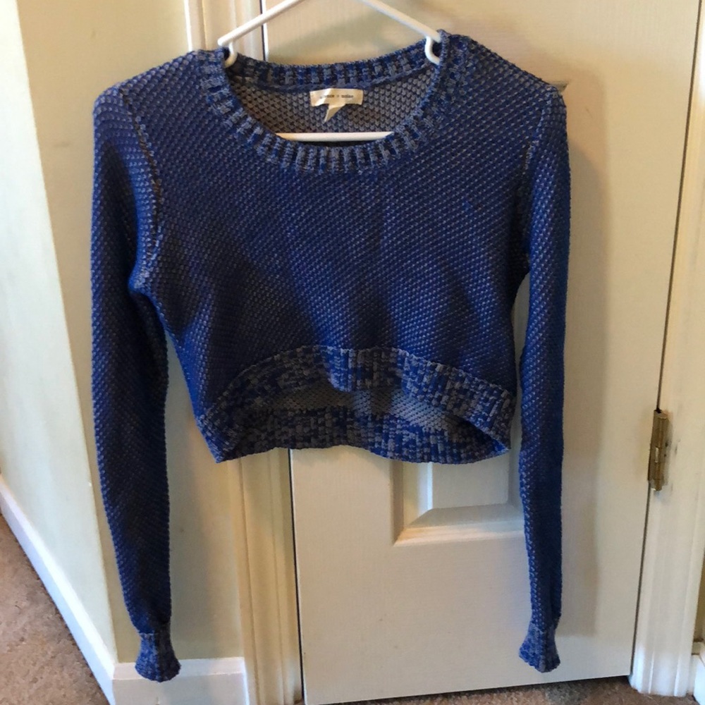 Crop top sweater